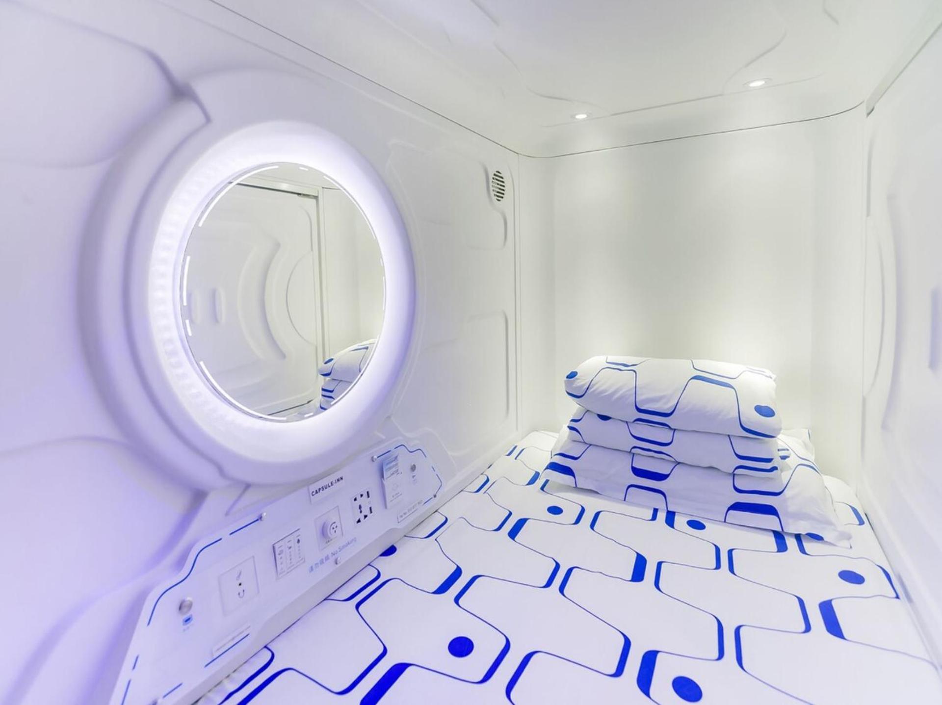 Hostel Capsule *